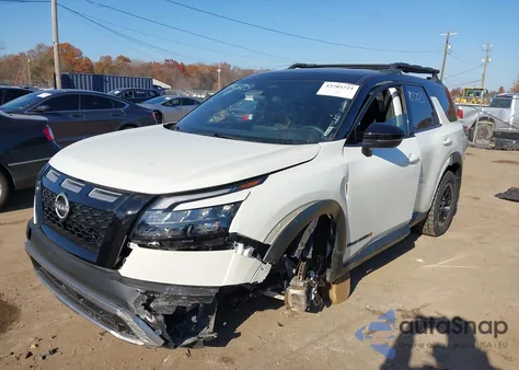 2024 Nissan Pathfinder Rock Creek 4Wd z USA, uszkodzony, nr VIN 5N1DR3BD6RC254750